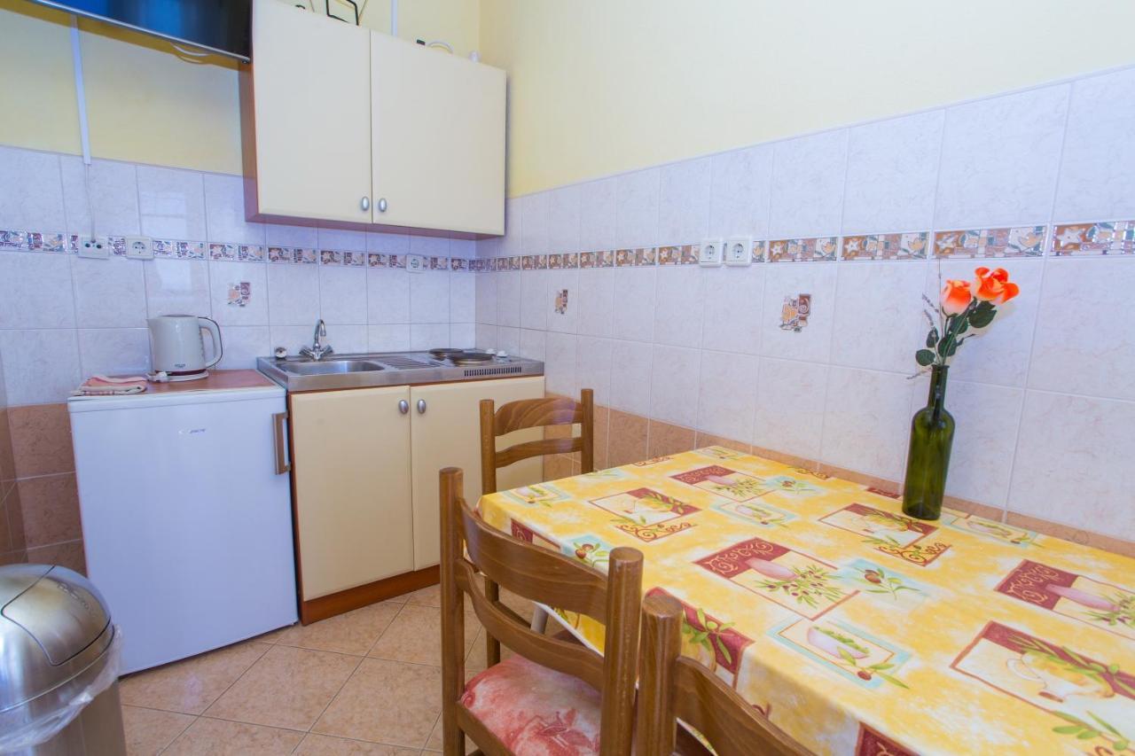 Apartments With A Parking Space Baska Voda, Makarska - 6761 Exterior photo