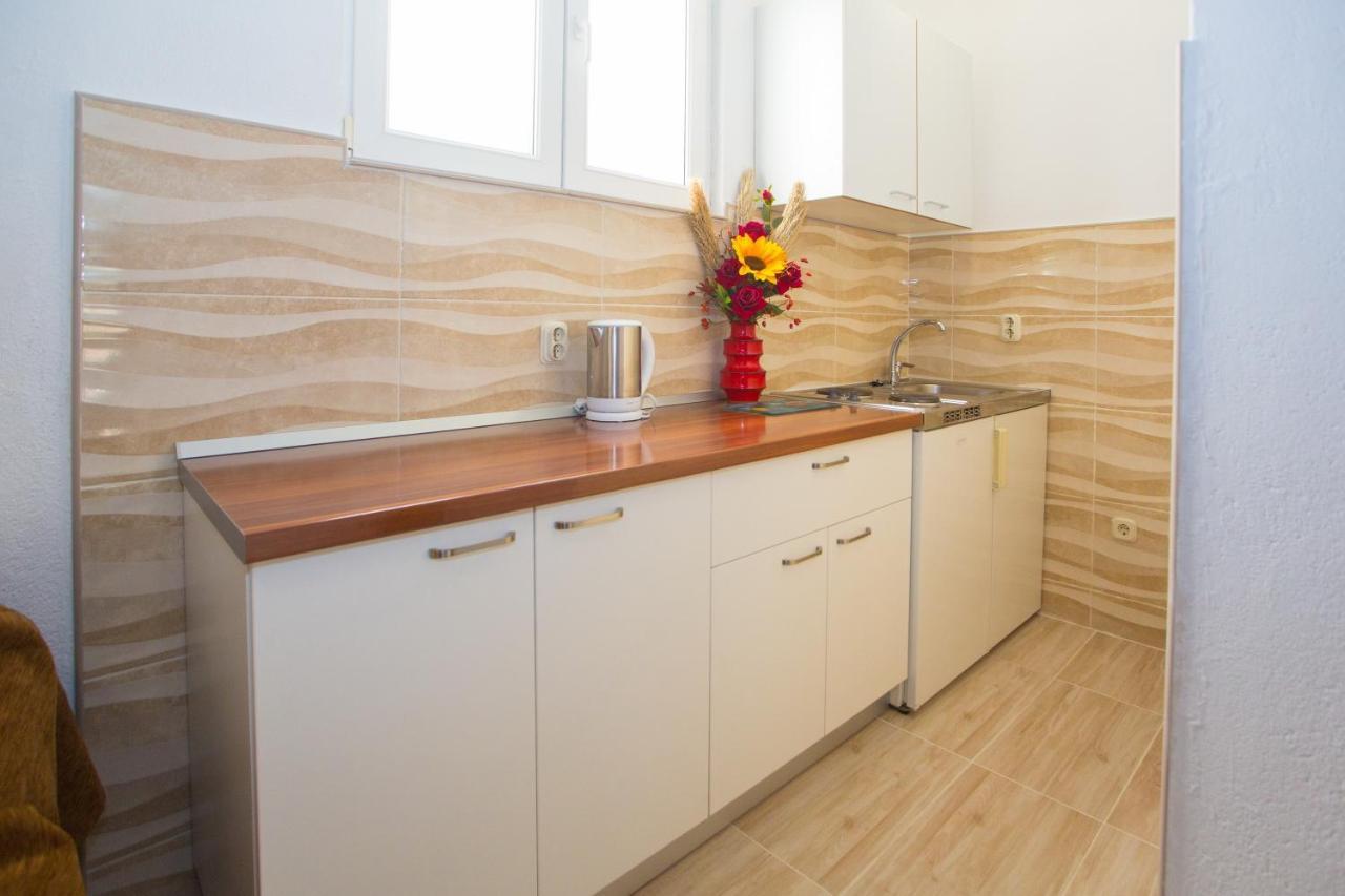 Apartments With A Parking Space Baska Voda, Makarska - 6761 Exterior photo